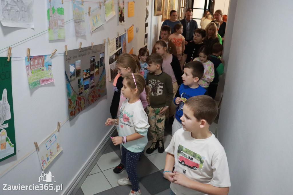 Fotorelacja: Otwarcie wystawy prac uczniów SP4 w MOK Zawiercie