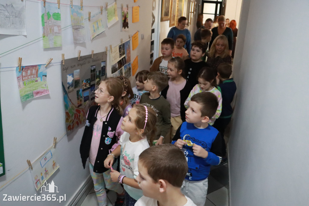 Fotorelacja: Otwarcie wystawy prac uczniów SP4 w MOK Zawiercie
