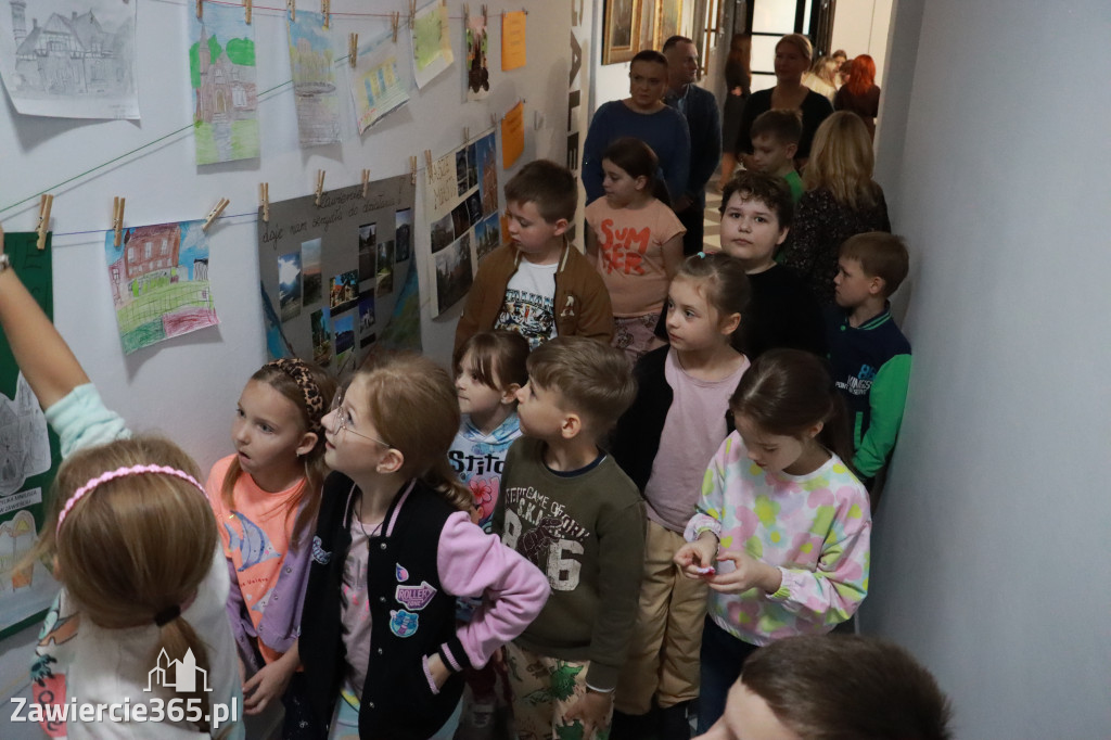Fotorelacja: Otwarcie wystawy prac uczniów SP4 w MOK Zawiercie
