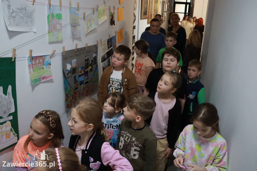 Fotorelacja: Otwarcie wystawy prac uczniów SP4 w MOK Zawiercie