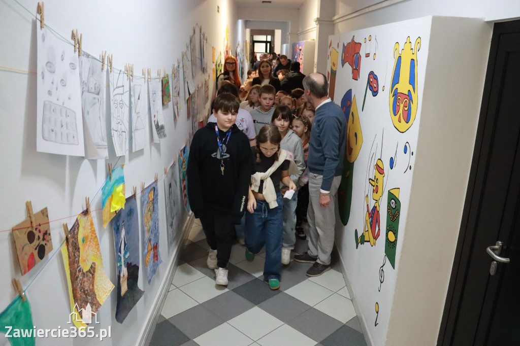 Fotorelacja: Otwarcie wystawy prac uczniów SP4 w MOK Zawiercie