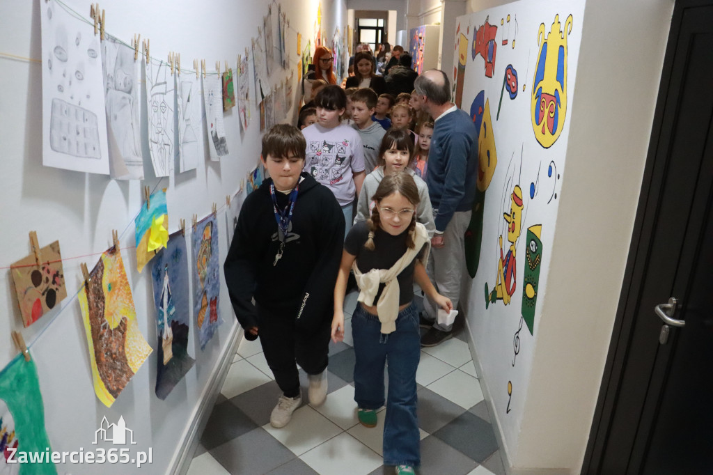 Fotorelacja: Otwarcie wystawy prac uczniów SP4 w MOK Zawiercie