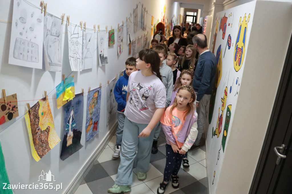 Fotorelacja: Otwarcie wystawy prac uczniów SP4 w MOK Zawiercie