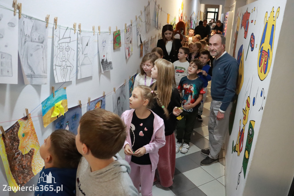 Fotorelacja: Otwarcie wystawy prac uczniów SP4 w MOK Zawiercie