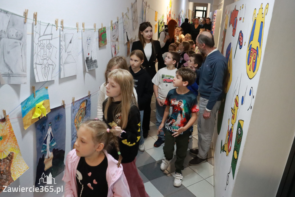 Fotorelacja: Otwarcie wystawy prac uczniów SP4 w MOK Zawiercie