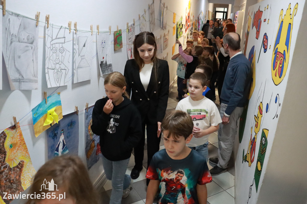 Fotorelacja: Otwarcie wystawy prac uczniów SP4 w MOK Zawiercie