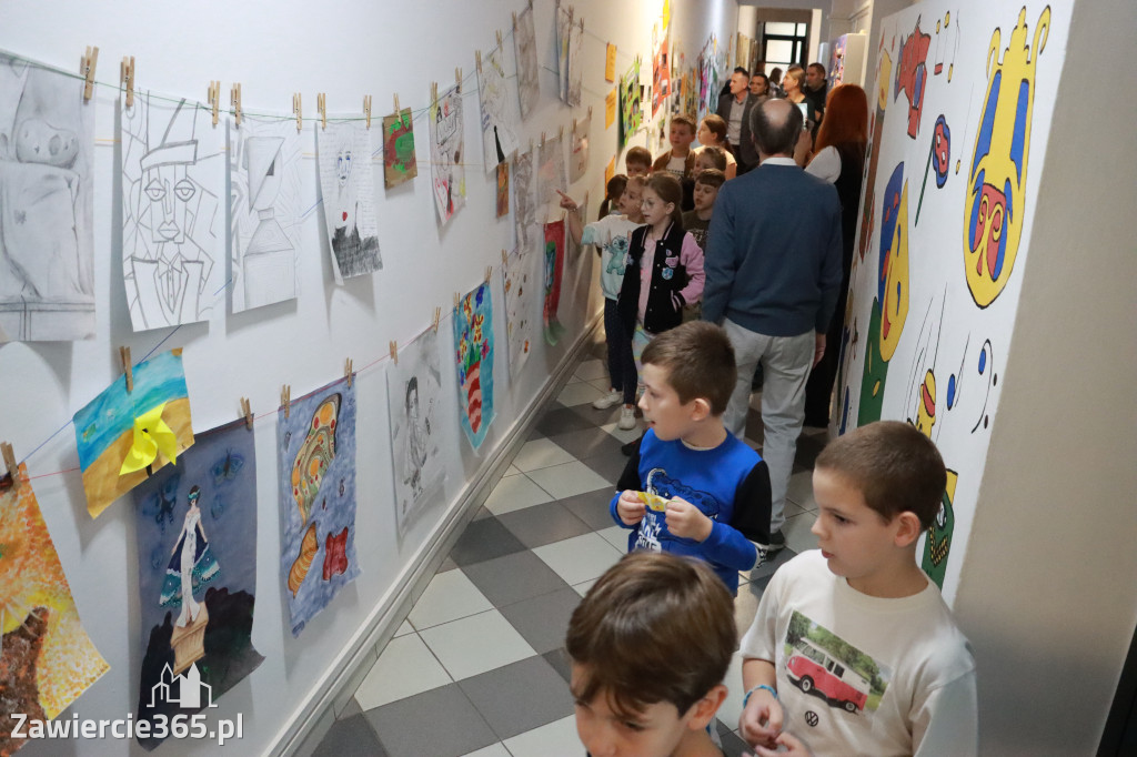 Fotorelacja: Otwarcie wystawy prac uczniów SP4 w MOK Zawiercie
