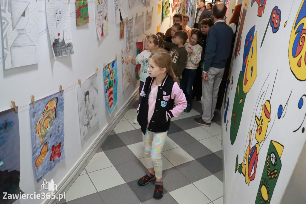 Fotorelacja: Otwarcie wystawy prac uczniów SP4 w MOK Zawiercie