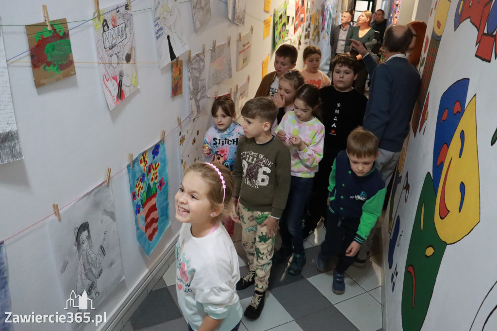 Fotorelacja: Otwarcie wystawy prac uczniów SP4 w MOK Zawiercie