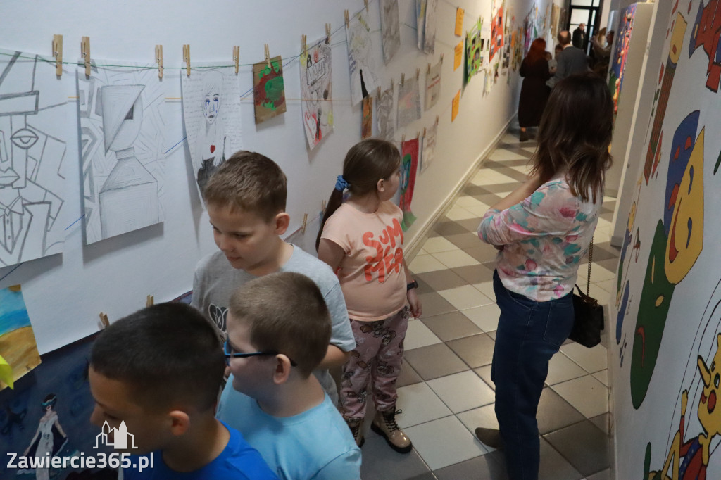 Fotorelacja: Otwarcie wystawy prac uczniów SP4 w MOK Zawiercie