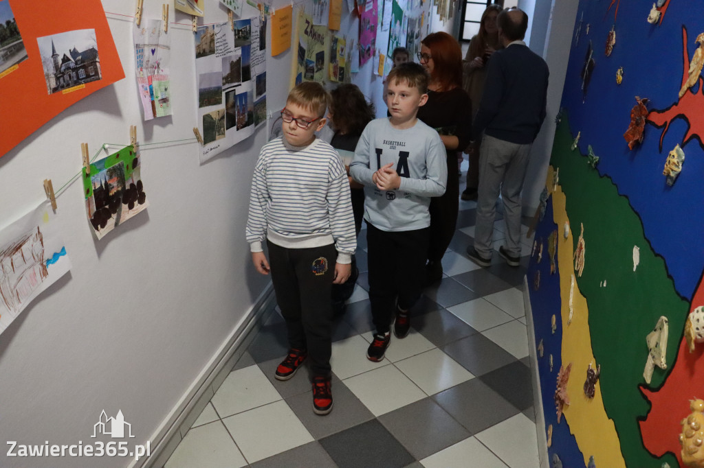 Fotorelacja: Otwarcie wystawy prac uczniów SP4 w MOK Zawiercie