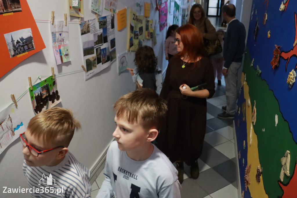Fotorelacja: Otwarcie wystawy prac uczniów SP4 w MOK Zawiercie