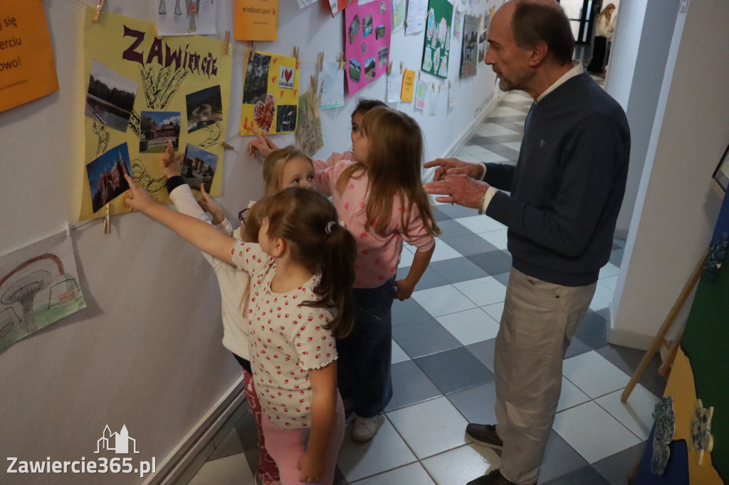 Fotorelacja: Otwarcie wystawy prac uczniów SP4 w MOK Zawiercie