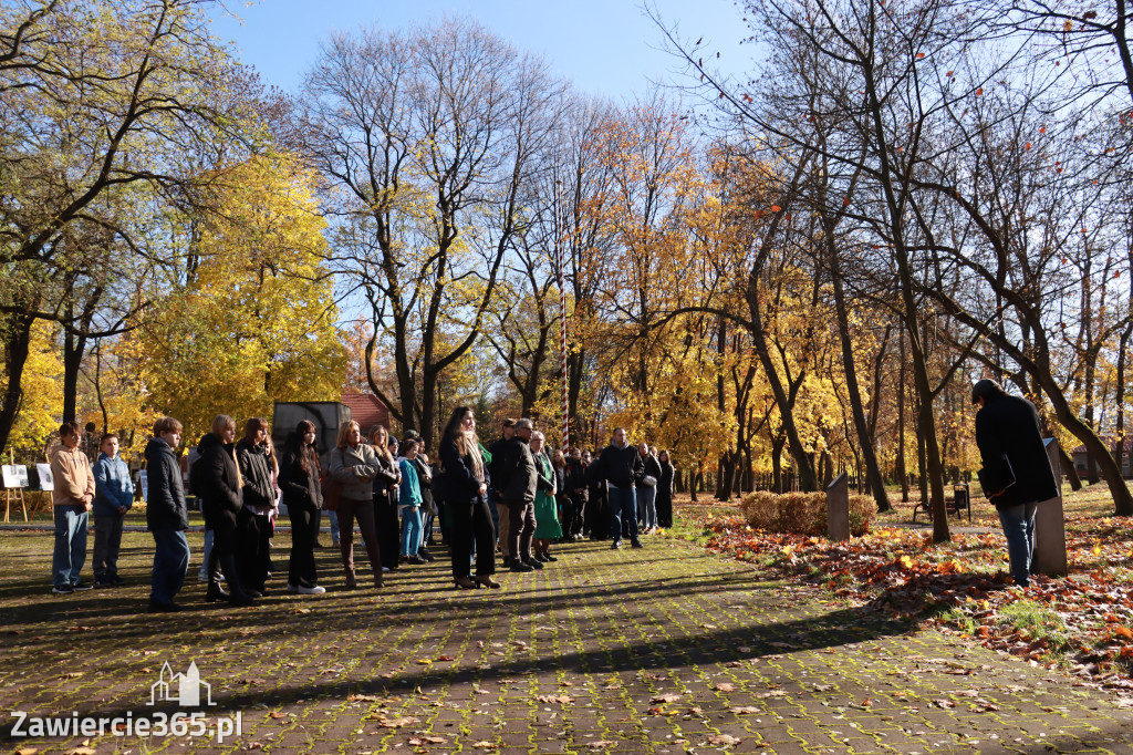 Fotorelacja: Spacer Pamięci - Zawiercie 2025