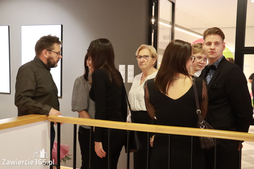 Fotorelacja: Wernisaż TRZY SERCA JEDEN ŚWIAT w MOK Zawiercie