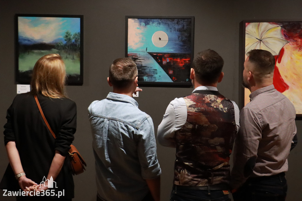 Fotorelacja: Wernisaż TRZY SERCA JEDEN ŚWIAT w MOK Zawiercie