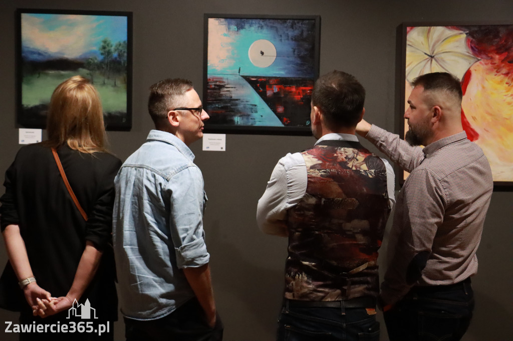Fotorelacja: Wernisaż TRZY SERCA JEDEN ŚWIAT w MOK Zawiercie