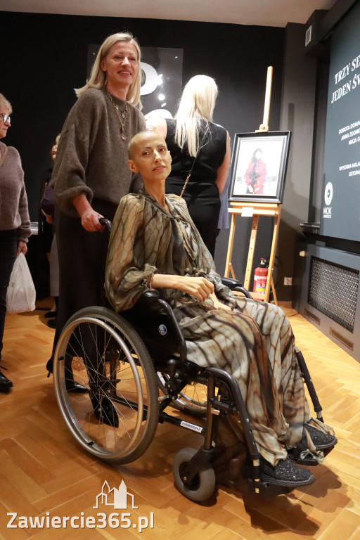 Fotorelacja: Wernisaż TRZY SERCA JEDEN ŚWIAT w MOK Zawiercie
