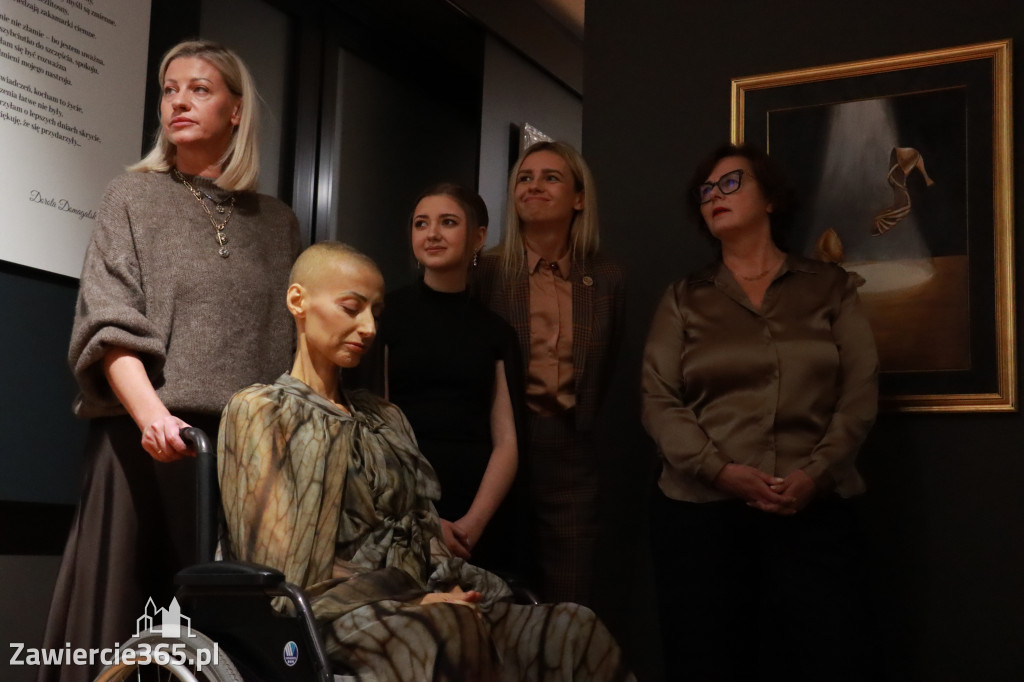 Fotorelacja: Wernisaż TRZY SERCA JEDEN ŚWIAT w MOK Zawiercie