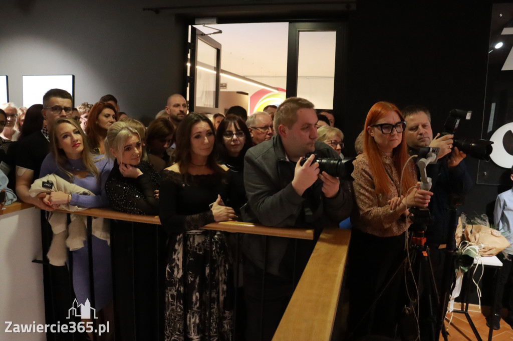 Fotorelacja: Wernisaż TRZY SERCA JEDEN ŚWIAT w MOK Zawiercie