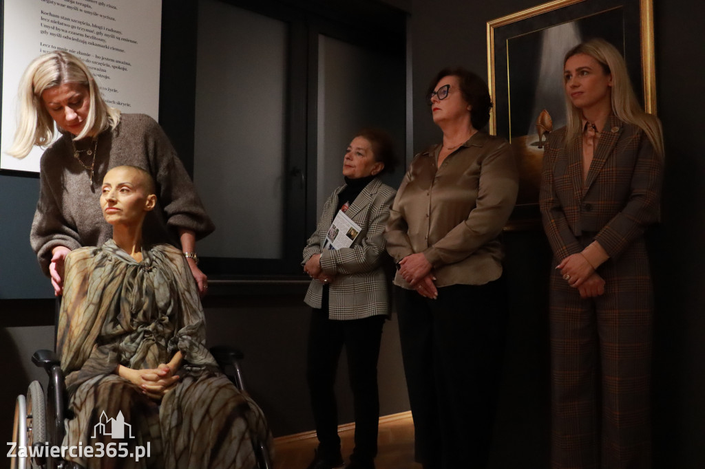 Fotorelacja: Wernisaż TRZY SERCA JEDEN ŚWIAT w MOK Zawiercie