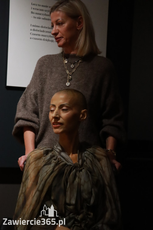 Fotorelacja: Wernisaż TRZY SERCA JEDEN ŚWIAT w MOK Zawiercie