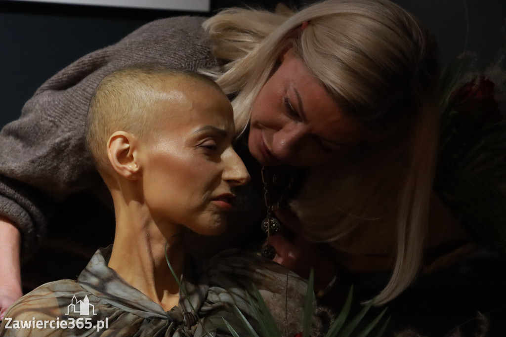 Fotorelacja: Wernisaż TRZY SERCA JEDEN ŚWIAT w MOK Zawiercie