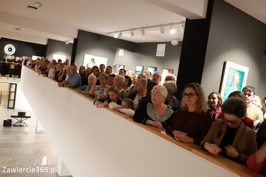 Fotorelacja: Wernisaż TRZY SERCA JEDEN ŚWIAT w MOK Zawiercie