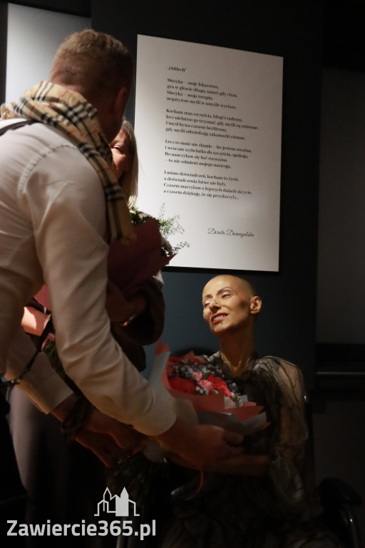 Fotorelacja: Wernisaż TRZY SERCA JEDEN ŚWIAT w MOK Zawiercie