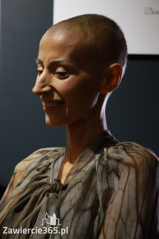 Fotorelacja: Wernisaż TRZY SERCA JEDEN ŚWIAT w MOK Zawiercie