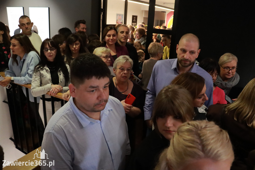 Fotorelacja: Wernisaż TRZY SERCA JEDEN ŚWIAT w MOK Zawiercie