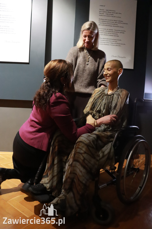 Fotorelacja: Wernisaż TRZY SERCA JEDEN ŚWIAT w MOK Zawiercie