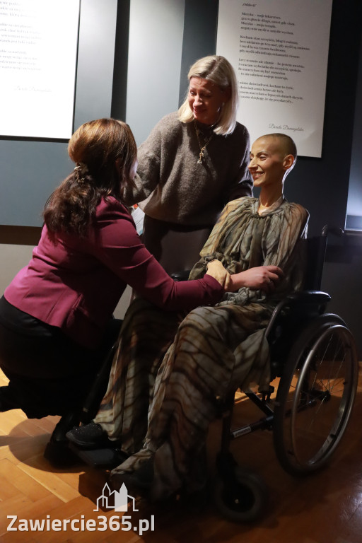 Fotorelacja: Wernisaż TRZY SERCA JEDEN ŚWIAT w MOK Zawiercie