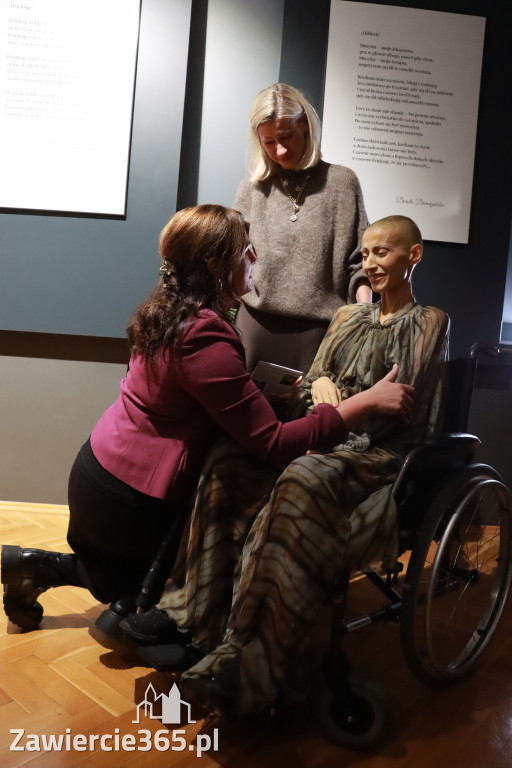 Fotorelacja: Wernisaż TRZY SERCA JEDEN ŚWIAT w MOK Zawiercie