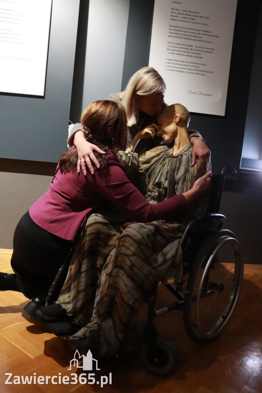 Fotorelacja: Wernisaż TRZY SERCA JEDEN ŚWIAT w MOK Zawiercie