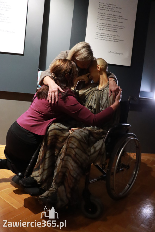 Fotorelacja: Wernisaż TRZY SERCA JEDEN ŚWIAT w MOK Zawiercie