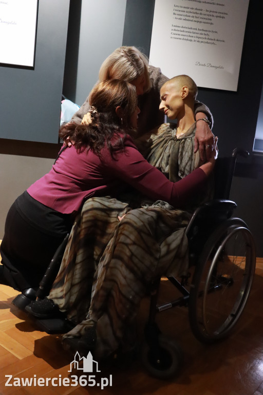 Fotorelacja: Wernisaż TRZY SERCA JEDEN ŚWIAT w MOK Zawiercie