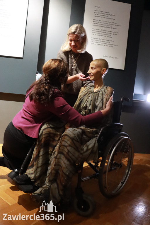 Fotorelacja: Wernisaż TRZY SERCA JEDEN ŚWIAT w MOK Zawiercie