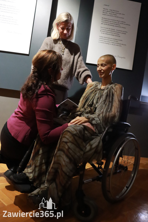 Fotorelacja: Wernisaż TRZY SERCA JEDEN ŚWIAT w MOK Zawiercie