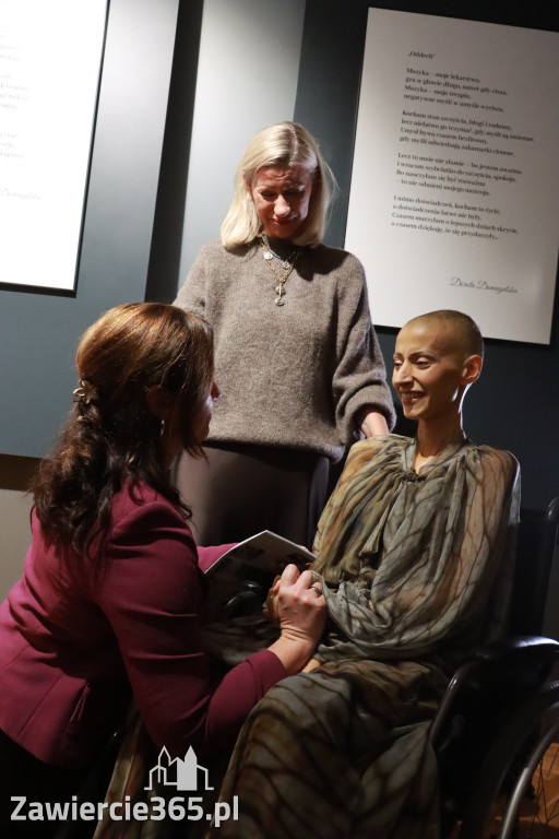 Fotorelacja: Wernisaż TRZY SERCA JEDEN ŚWIAT w MOK Zawiercie