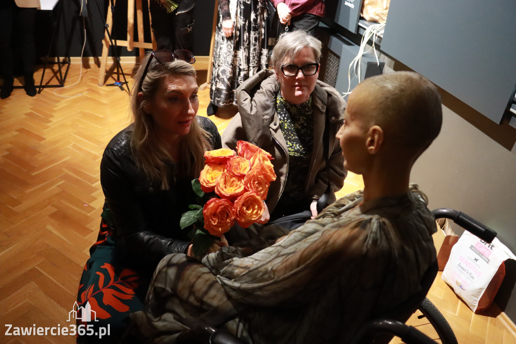 Fotorelacja: Wernisaż TRZY SERCA JEDEN ŚWIAT w MOK Zawiercie