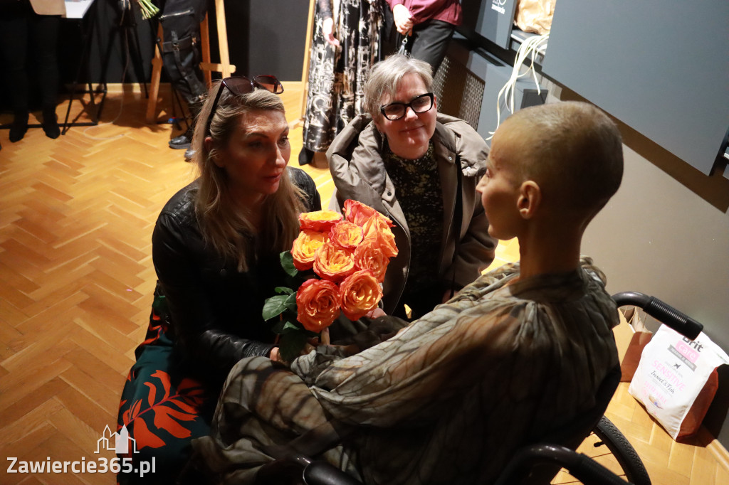 Fotorelacja: Wernisaż TRZY SERCA JEDEN ŚWIAT w MOK Zawiercie