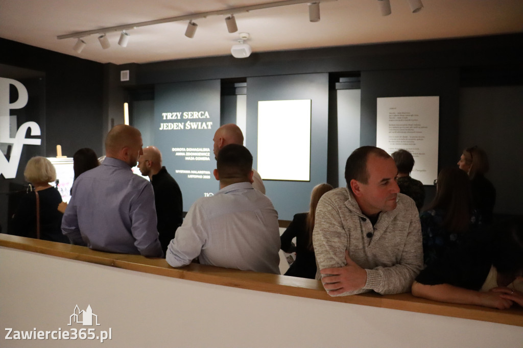 Fotorelacja: Wernisaż TRZY SERCA JEDEN ŚWIAT w MOK Zawiercie