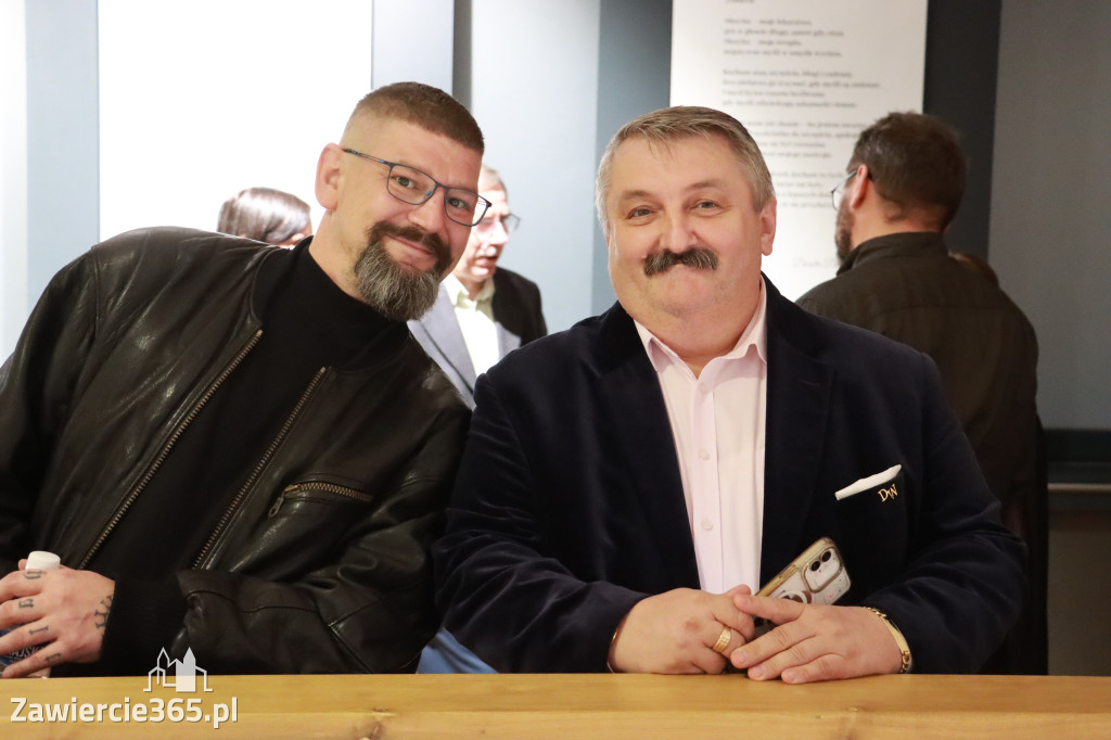 Fotorelacja: Wernisaż TRZY SERCA JEDEN ŚWIAT w MOK Zawiercie