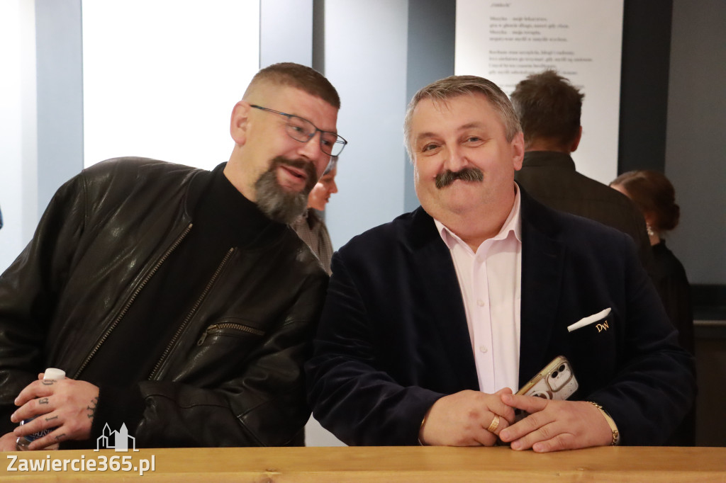 Fotorelacja: Wernisaż TRZY SERCA JEDEN ŚWIAT w MOK Zawiercie