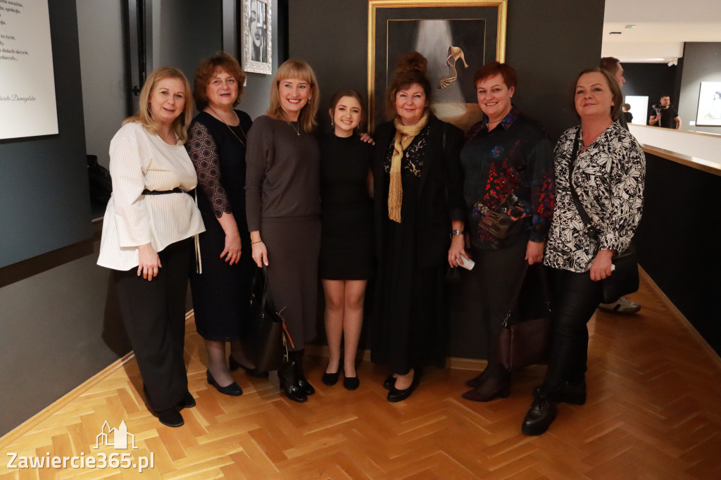 Fotorelacja: Wernisaż TRZY SERCA JEDEN ŚWIAT w MOK Zawiercie