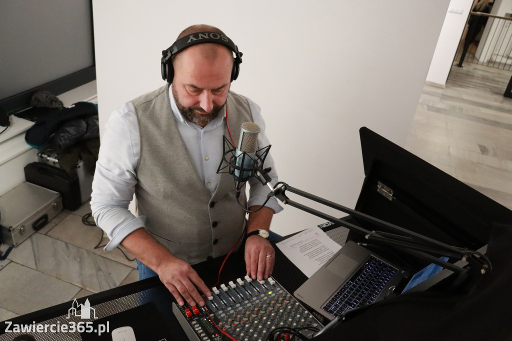 Fotorelacja: Wernisaż TRZY SERCA JEDEN ŚWIAT w MOK Zawiercie