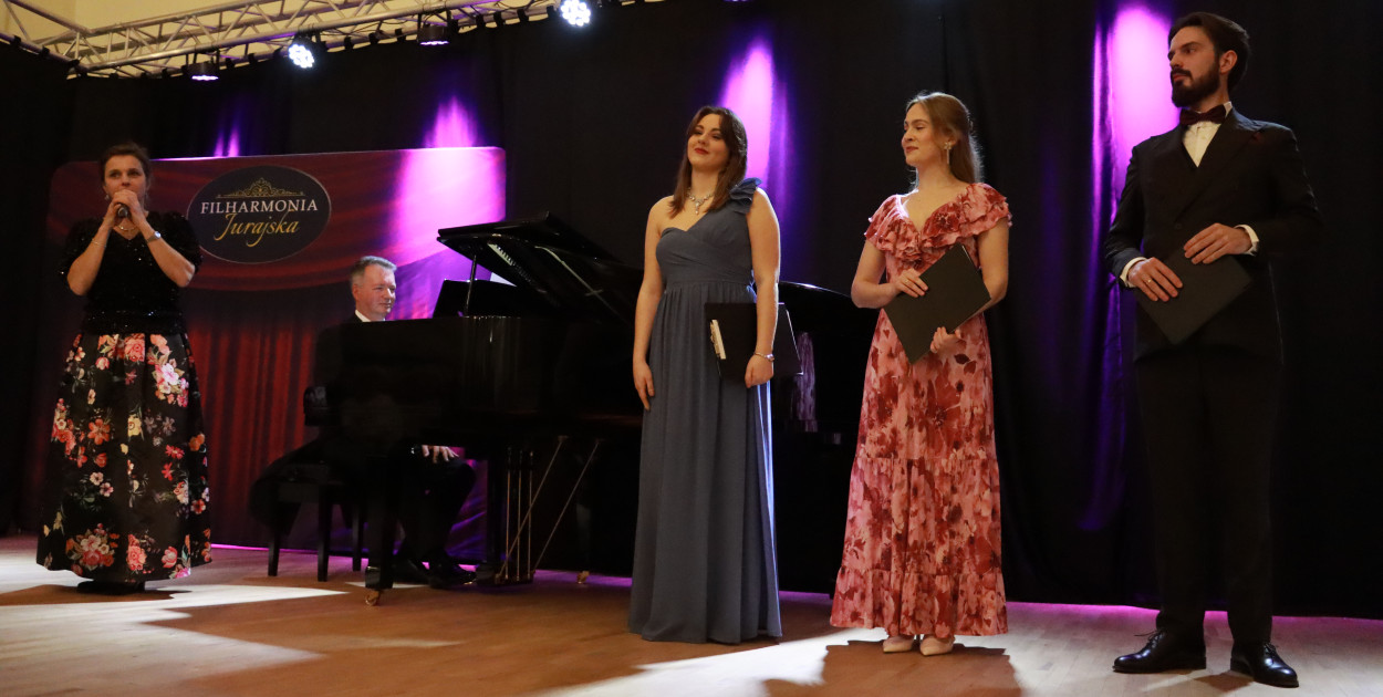 Fotorelacja: Muzyczne Święto Niepodległości z Filharmonią Jurajską w Zawierciu