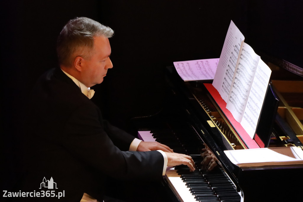 Fotorelacja: Muzyczne Święto Niepodległości z Filharmonią Jurajską w Zawierciu