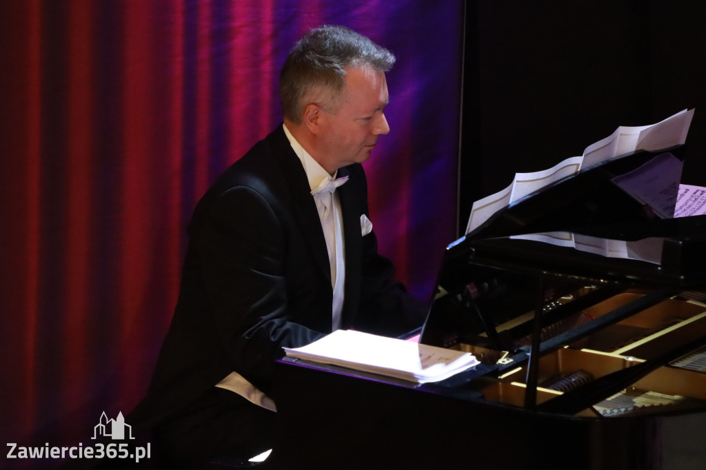 Fotorelacja: Muzyczne Święto Niepodległości z Filharmonią Jurajską w Zawierciu